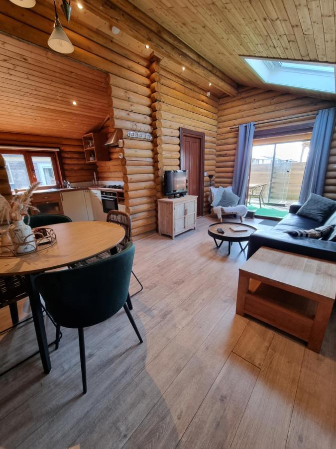 Finse Woning Op Camping De Tulpenweide Breezand Экстерьер фото