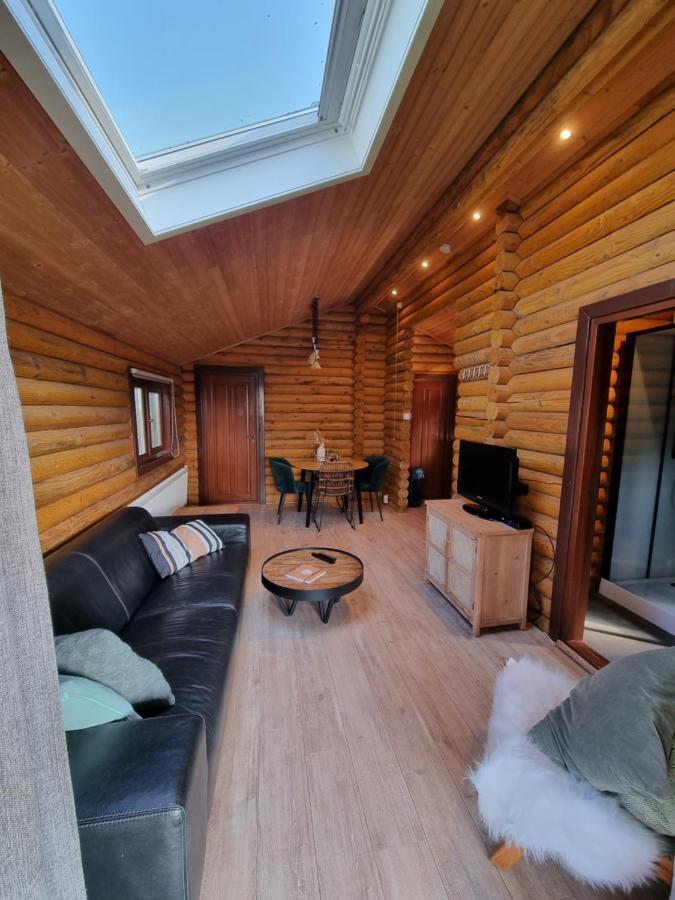 Finse Woning Op Camping De Tulpenweide Breezand Экстерьер фото
